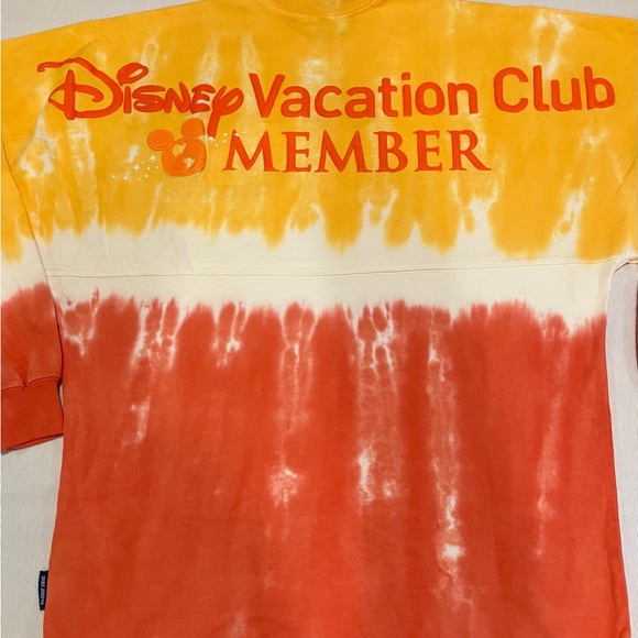 NWT Disney Parks Disney Vacation club Tie-dye Halloween Spirit Jersey - Picture 2 of 3